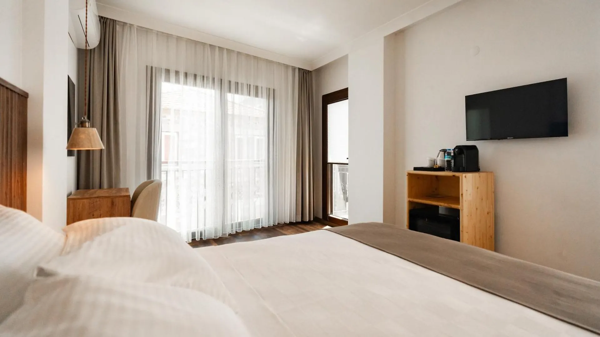 Rodones 1924 Otel Urla